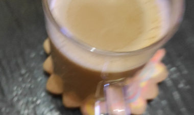 Güzel Bir Cafede