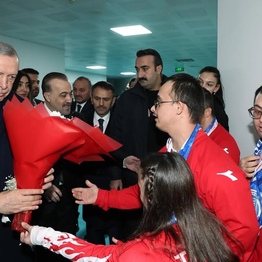 Kocaeli'de Erdoğan'a Down Sendromlu Milli Sporculardan Anlamlı Karşılama