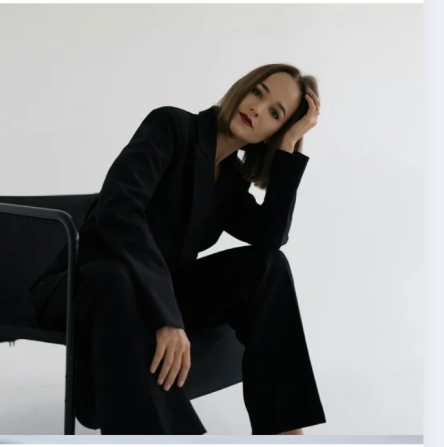 Zerafetin  ve Özgüvenin Rengi:Siyahın Sessiz Gücü