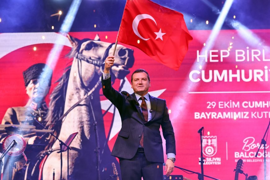 Silivri, Cumhuriyet Bayramının 102. Yılını 102 Metre Uzunluğundaki Bayrakla Kutladı!