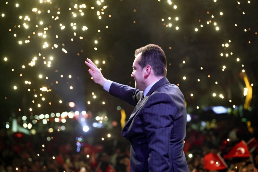 Silivri, Cumhuriyet Bayramının 102. Yılını 102 Metre Uzunluğundaki Bayrakla Kutladı!